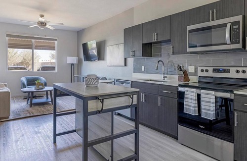 Maryvale Village Apartment | Landing | Chic 1BD, Gym, Clubhouse