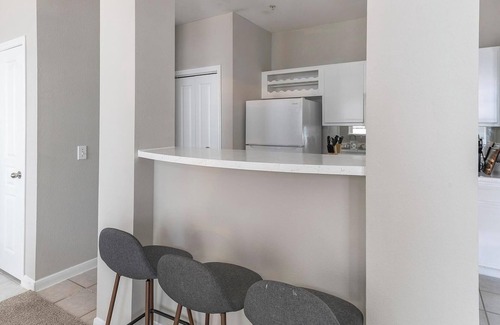 Briarforest Apartment | Landing | Chic 1BD, Gym, Pool