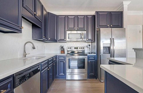 Cary Apartment | Landing | Chic 1BD, Gym, Pool
