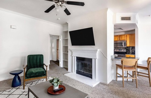 Downtown Fort Worth Apartment | Landing | Chic 1BD, Pool, Gym