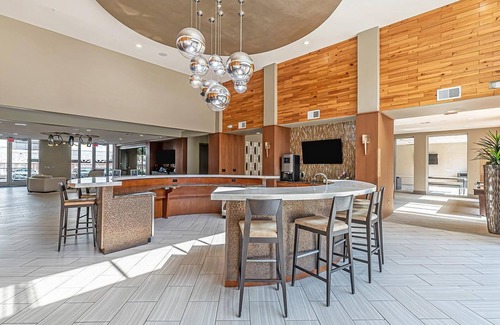 Houston Apartment | Landing | Chic 2BD, Clubhouse, Game Room