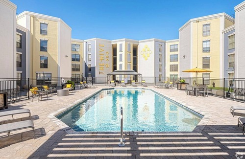 Mid City North Apartment | Landing | Chic 2BD, Pool, Gym