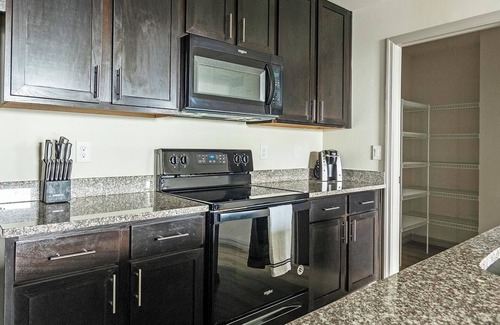 Fort Myers Apartment | Landing | Chic 2BD, Pool, Tennis Court