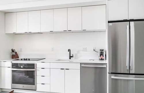 Sugar House Apartment | Landing | Chic Studio, Gym, Game Room