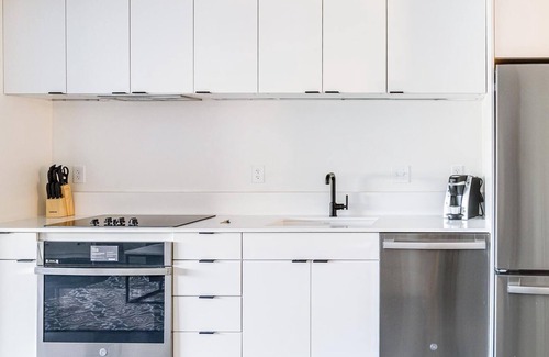 Sugar House Apartment | Landing | Chic Studio, Rooftop Lounge, Gym