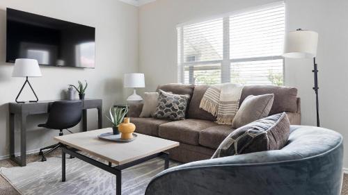 Pipers Meadow Apartment | Landing Furnished Apartments - San Antonio