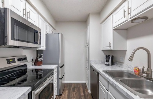 Denton Apartment | Landing | Incredible 1BD, Gym, Pool