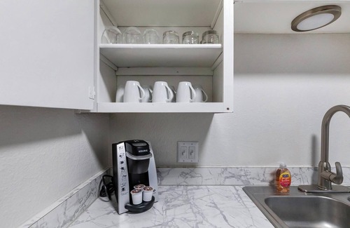 Denton Apartment | Landing | Incredible 1BD, Gym, Pool