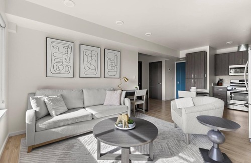 Hayden Island Apartment | Landing | Incredible 1BD, Pool, Courtyard