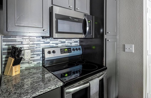 Richmond Apartment | Landing | Incredible 1BD, Gym, Pool