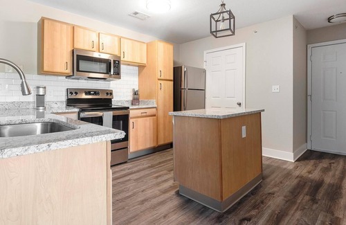 Eureka Apartment | Landing | Incredible 2BD, Clubhouse, Pool