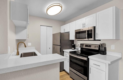 Greenbell Apartment | Landing | Incredible 2BD, Pool, Gym