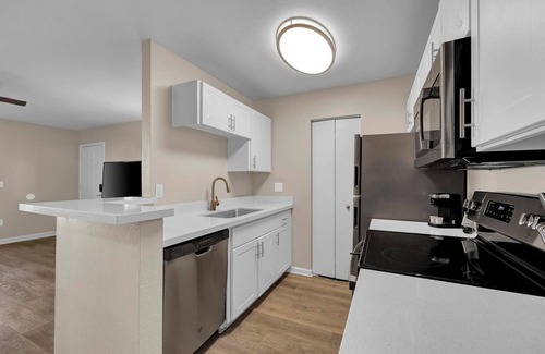 Greenbell Apartment | Landing | Incredible 2BD, Pool, Gym