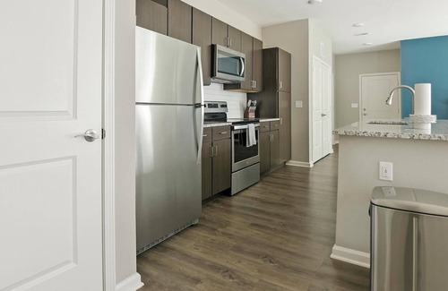 Chesterfield Apartment | Landing | Incredible 1BD, Gym, Pool