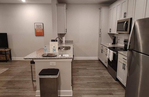 Newberry Apartment | Landing | Modern 1BD, Gym, Pool