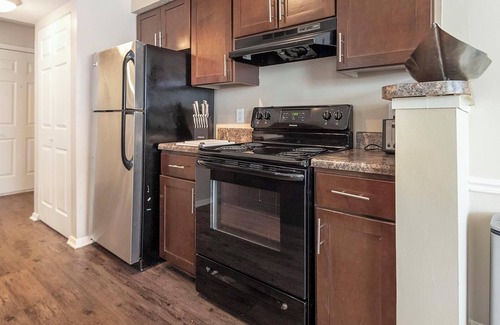 Germantown Apartment | Landing | Modern 1BD, Tennis Court, Pool