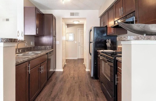 Germantown Apartment | Landing | Modern 1BD, Tennis Court, Pool