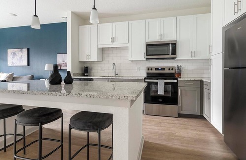 Jacksonville Apartment | Landing | Modern 1BD, Gym, Clubhouse