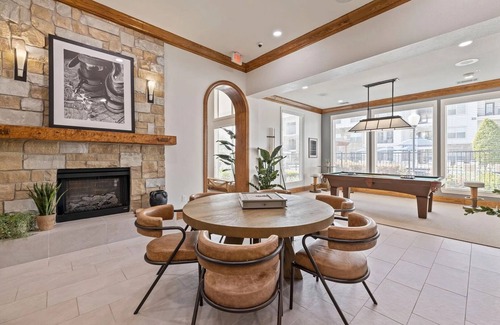 Webster Apartment | Landing | Modern 1BD, Gym