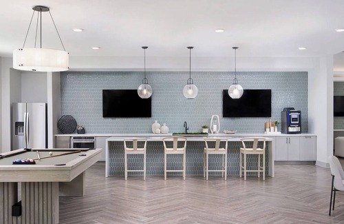 Candler Apartment | Landing | Modern 1BD, Pool, Clubhouse