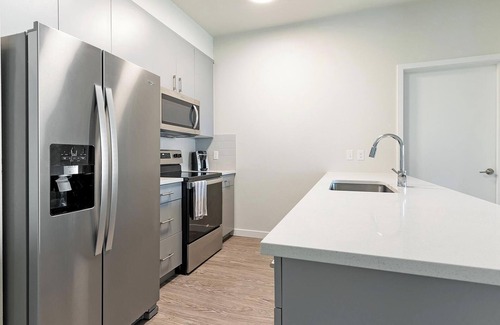 Homestead Apartment | Landing | Modern 2BD, Gym
