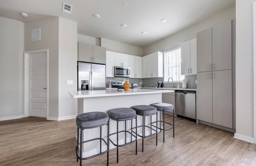 Wimauma Apartment | Landing | Modern 2BD, Pool, Clubhouse