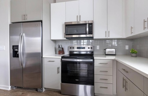 Wimauma Apartment | Landing | Modern 2BD, Pool, Clubhouse