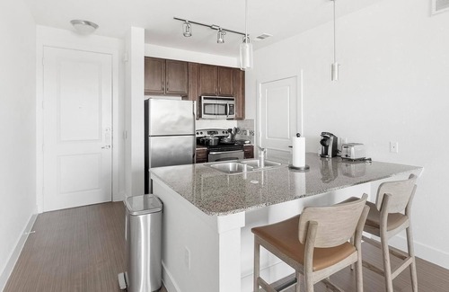 Park Central Apartment | Landing | Modern Studio, Gym, Pool