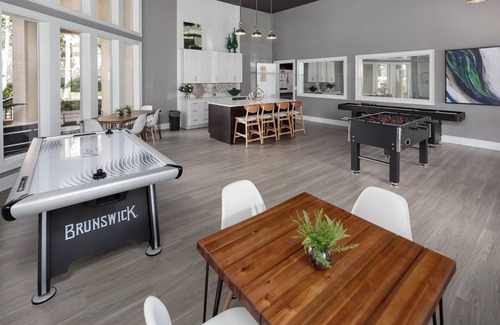 Southside Apartment | Landing | Spectacular 1BD, Yoga Studio