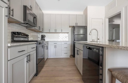 Charlotte Apartment | Landing | Spectacular 1BD, Gym, Pool