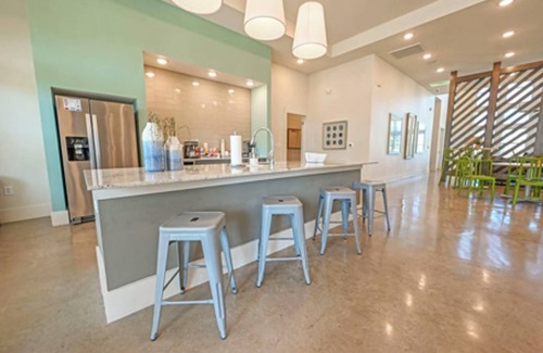 Lockhart Apartment | Landing | Spectacular 1BD, Gym, Clubhouse