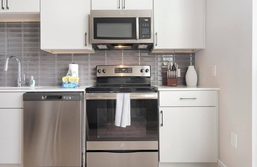 Downtown Apartment | Landing | Spectacular 1BD, Courtyard, Pool