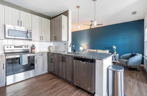 Tropic Apartment | Landing | Spectacular 2BD, Pool, Gym