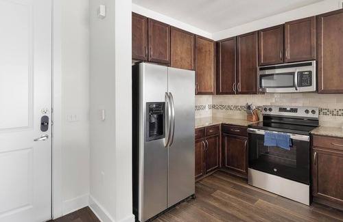 Park Central Apartment | Landing | Spectacular 2BD, Gym, Pool