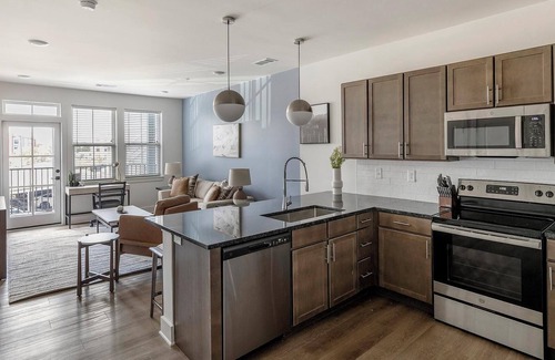 Madison Apartment | Landing | Spectacular 2BD, Clubhouse, Gym