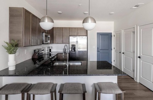 Madison Apartment | Landing | Spectacular 2BD, Clubhouse, Gym