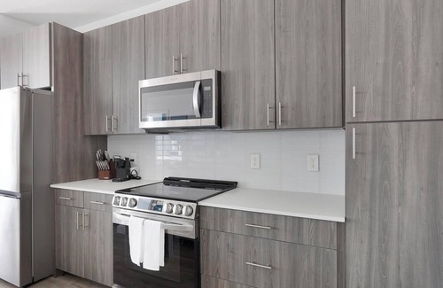 San Antonio Apartment | Landing | Spectacular 2BD, Gym, Pool