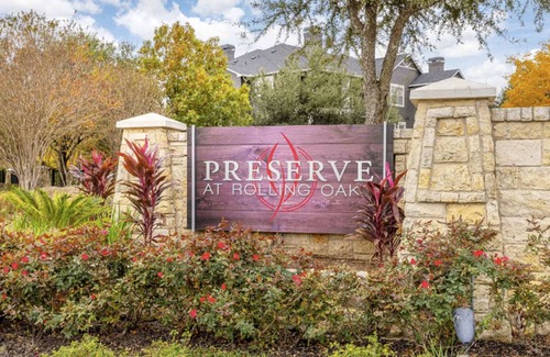 McNeil Apartment | Landing | Stunning 1BD, Pool, Gym
