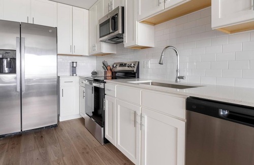 Caloosahatchee Apartment | Landing | Stunning 1BD, Game Room, Pool