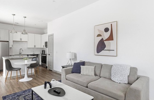 Fort Worth Apartment | Landing | Stunning 1BD, Yoga Studio, Clubhouse