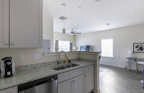 Fort Worth Apartment | Landing | Stunning 1BD, Yoga Studio, Gym