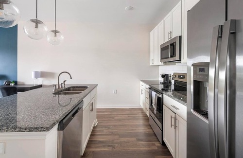 Antioch Apartment | Landing | Stunning 1BD, Yoga Studio, Pool