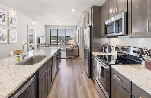 Woodburn Apartment | Landing | Stunning 2BD, Clubhouse, Gym