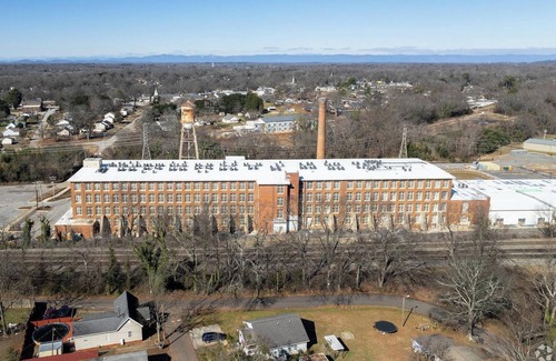 Greenville Apartment | Landing | Stunning 2BD, Gym, Yoga Studio