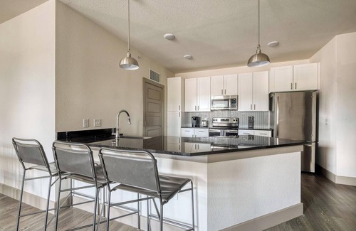 Conroe Apartment | Landing | Stunning 2BD, Yoga Studio, Pool