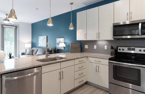 Charlotte Apartment | Landing | Stylish 1BD, Gym, Clubhouse