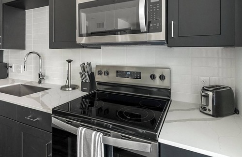 Northside Apartment | Landing | Stylish 1BD, Gym, Clubhouse