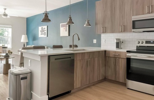 Town Center Apartment | Landing | Stylish 1BD, Rooftop Lounge, Pool