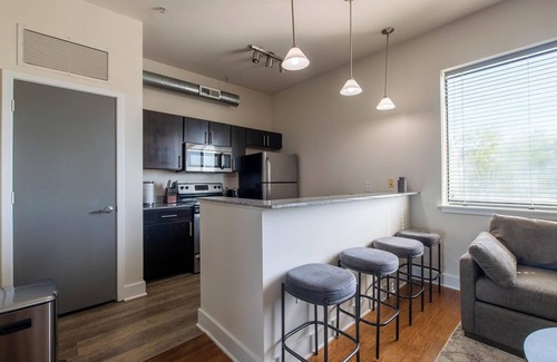 Church Hill Apartment | Landing | Stylish 1BD, Rooftop Lounge, Pool