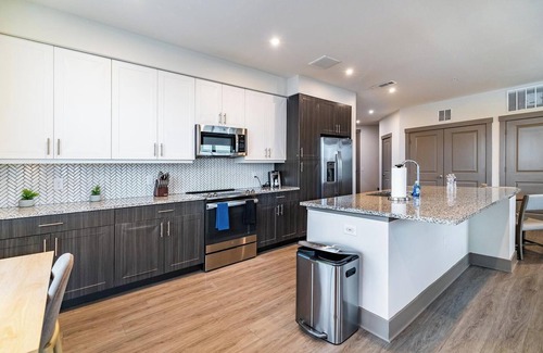 McKinney Apartment | Landing | Stylish 2BD, Gym, Clubhouse